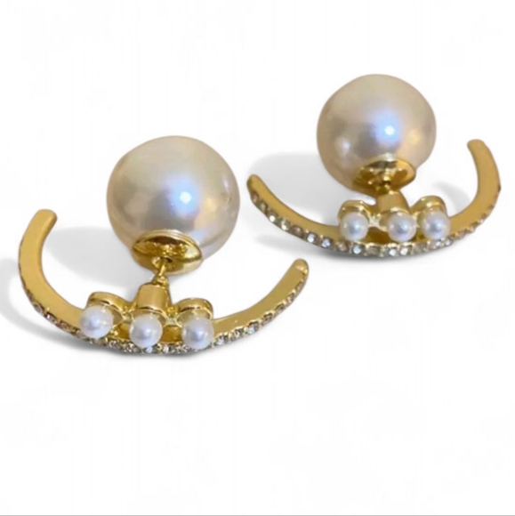 NEW! Gold Plated Stunning Elegant Pearl & Diamond Ear Cuff Earrings - Picture 1 of 5